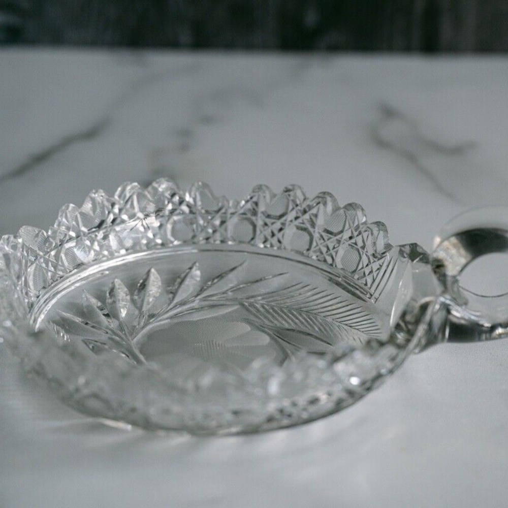 Imperial Glass Nucut Nappy Bowl with Handle. Sawtooth, star, vintage, excellent